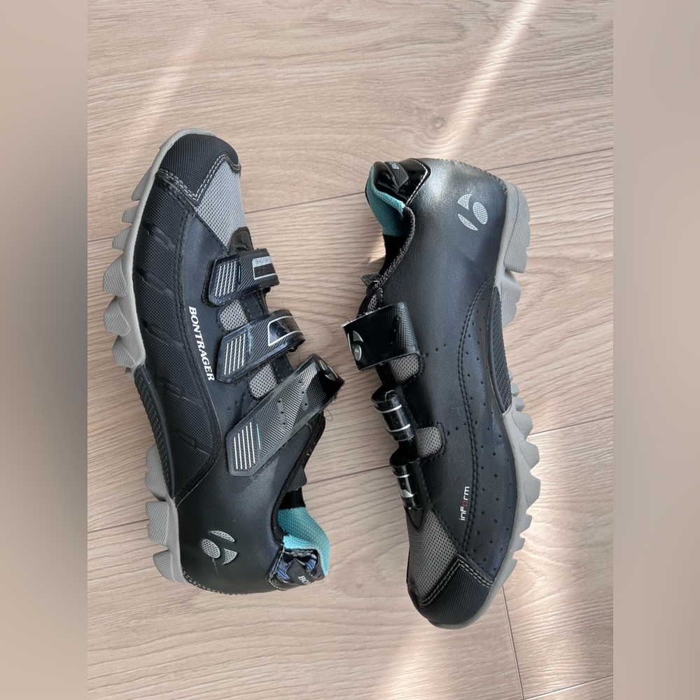 Bontrager women cycling shoes with clips installed